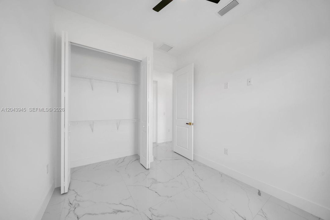 На продажу: $275,000 (3 спален, 3 ванн, 1057 Квадратных фут)