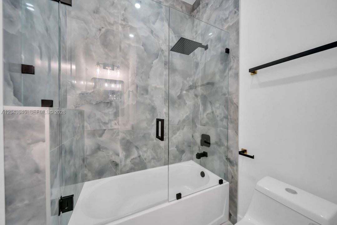 На продажу: $275,000 (3 спален, 3 ванн, 1057 Квадратных фут)