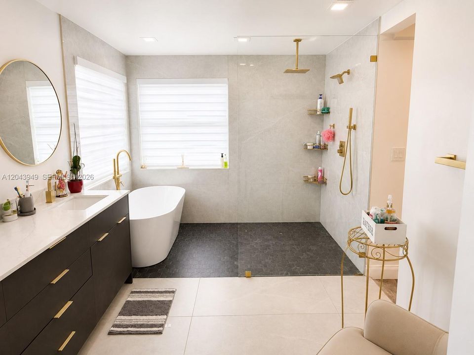 For Rent: $5,100 (4 beds, 2 baths, 2639 Square Feet)