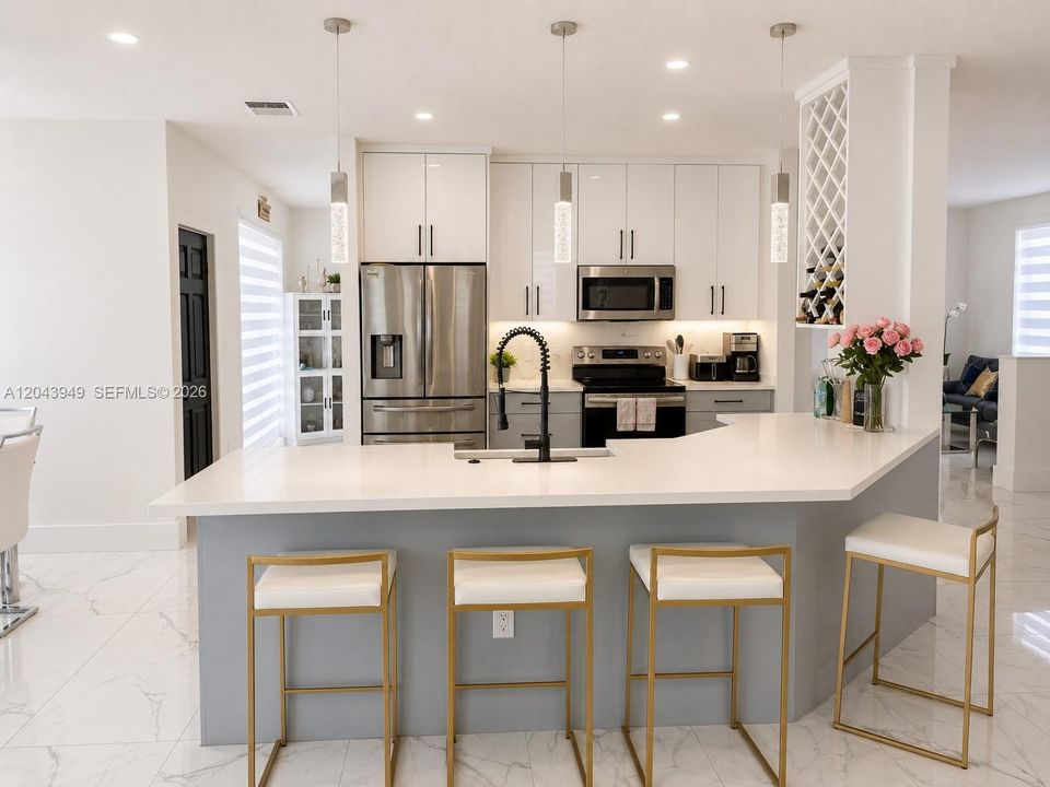For Rent: $5,100 (4 beds, 2 baths, 2639 Square Feet)