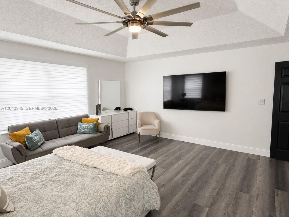 For Rent: $5,100 (4 beds, 2 baths, 2639 Square Feet)