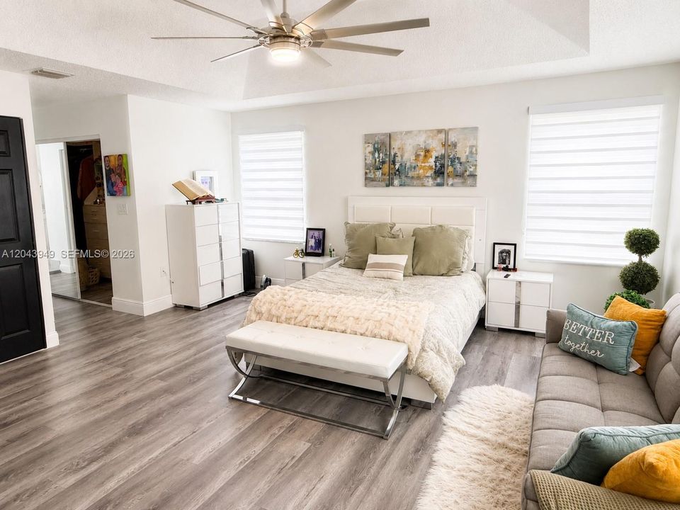 For Rent: $5,100 (4 beds, 2 baths, 2639 Square Feet)