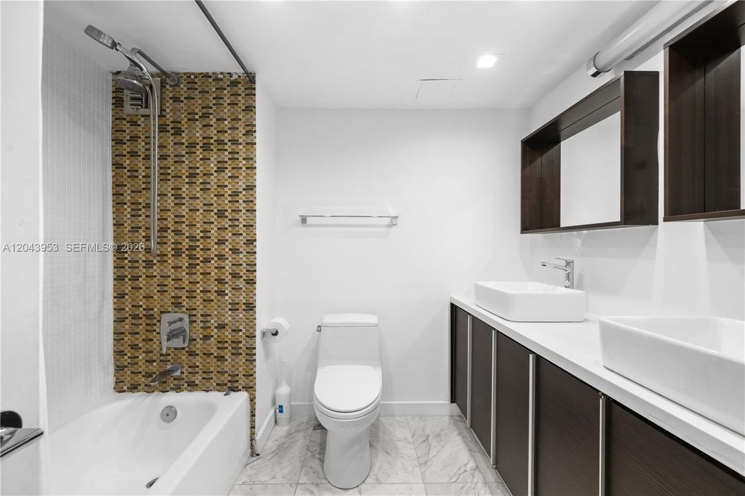 В аренду: $6,200 (2 спален, 2 ванн, 1372 Квадратных фут)