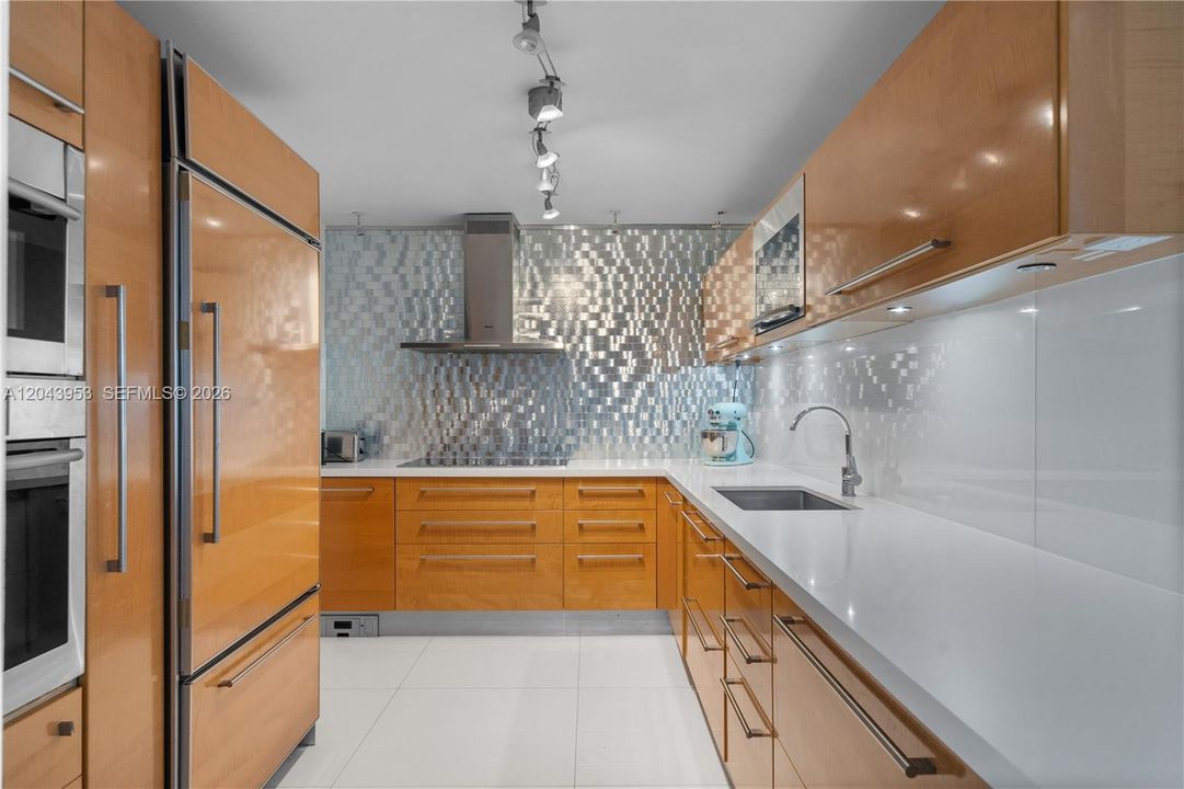 В аренду: $6,200 (2 спален, 2 ванн, 1372 Квадратных фут)