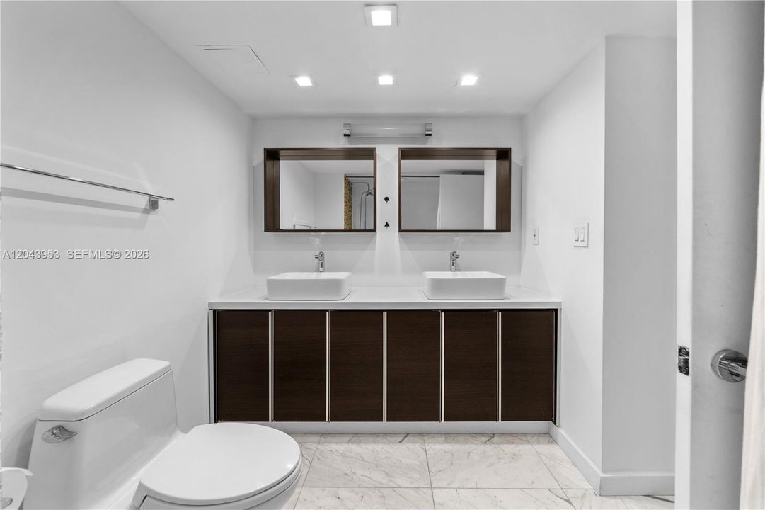 В аренду: $6,200 (2 спален, 2 ванн, 1372 Квадратных фут)