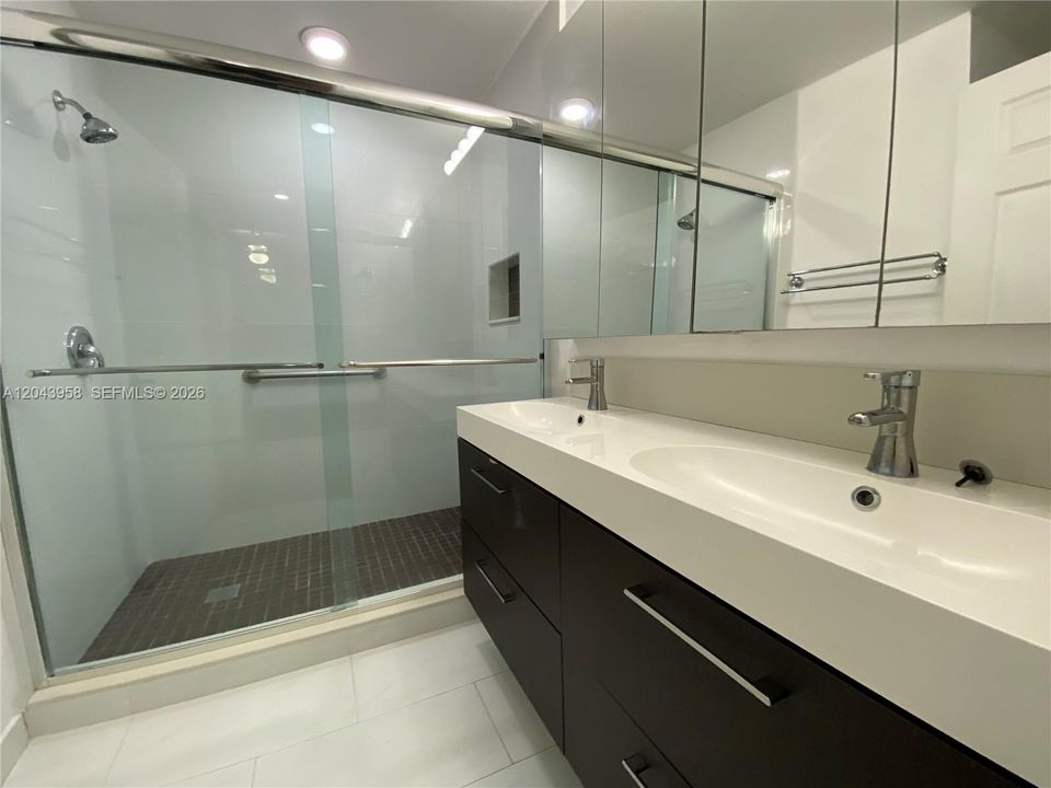 В аренду: $2,990 (3 спален, 2 ванн, 1312 Квадратных фут)