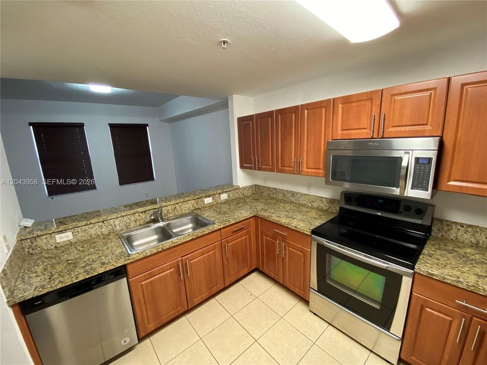 В аренду: $2,990 (3 спален, 2 ванн, 1312 Квадратных фут)