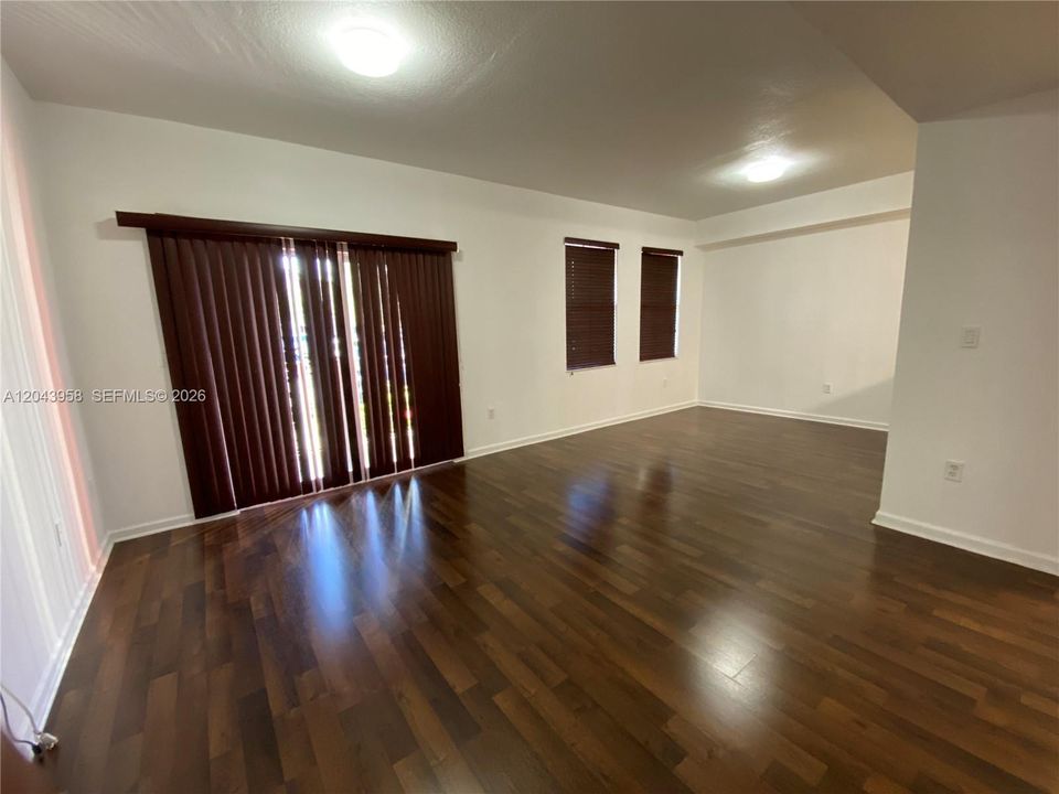 В аренду: $2,990 (3 спален, 2 ванн, 1312 Квадратных фут)