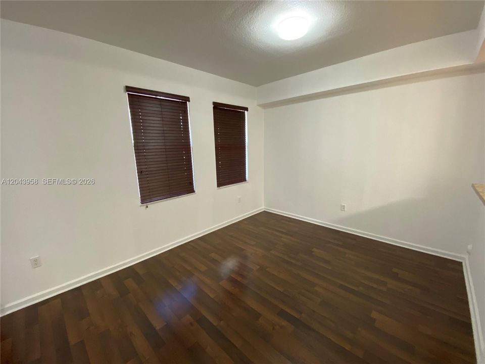 В аренду: $2,990 (3 спален, 2 ванн, 1312 Квадратных фут)