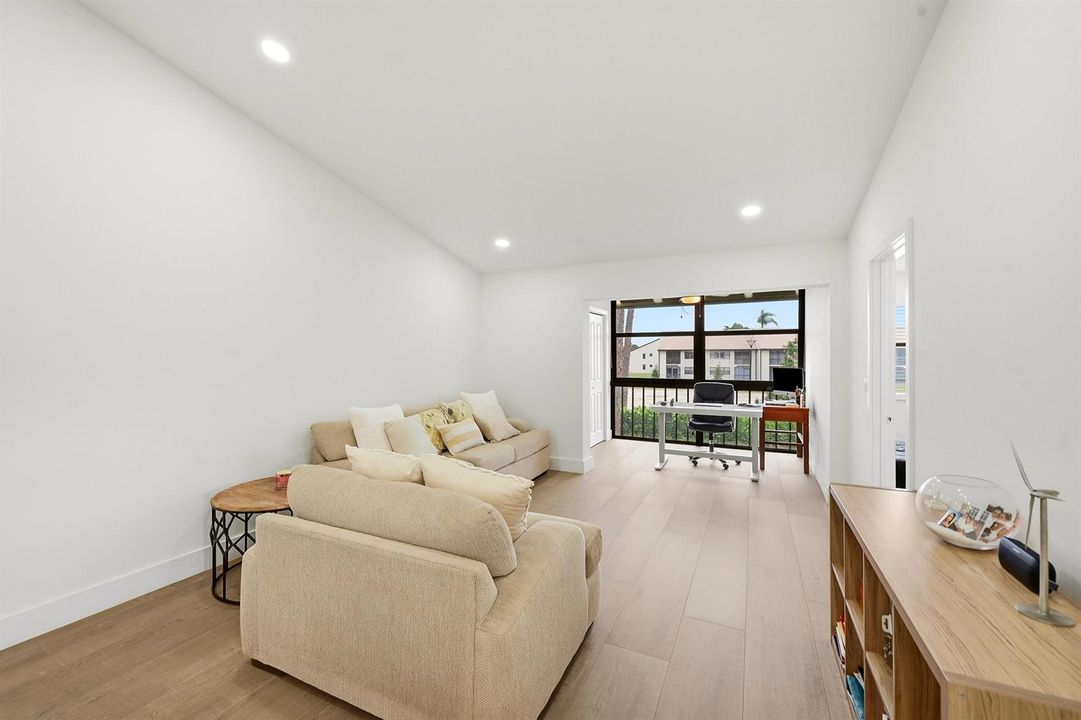 10_living room