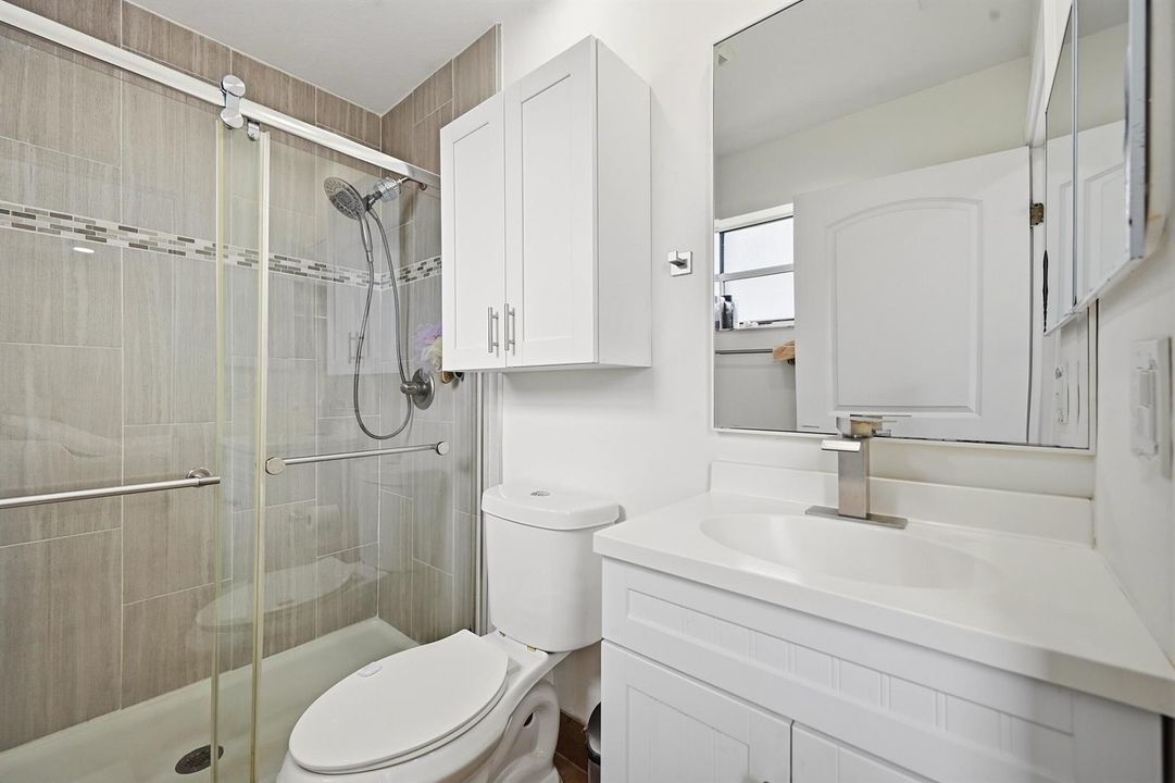 20_primary bathroom