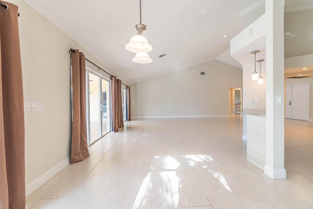 20250716-251 NW 69th Street-0045