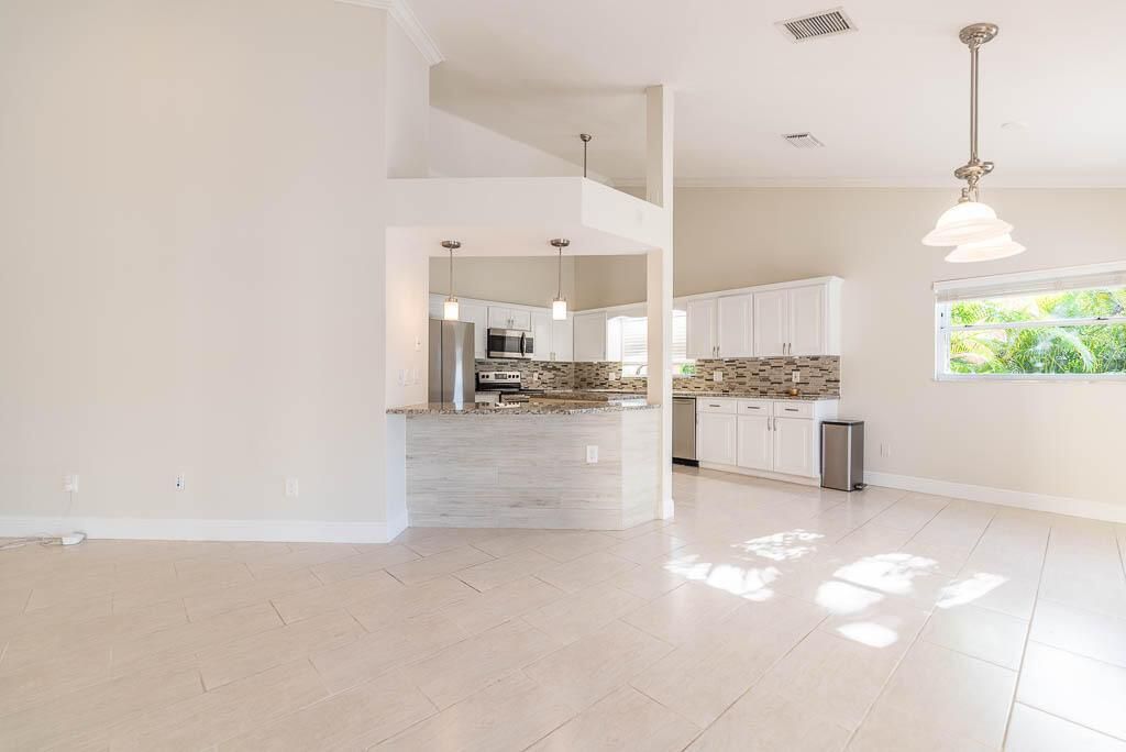 20250716-251 NW 69th Street-0047