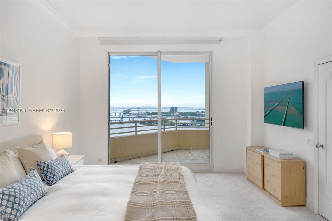 For Rent: $5,500 (2 beds, 2 baths, 1310 Square Feet)