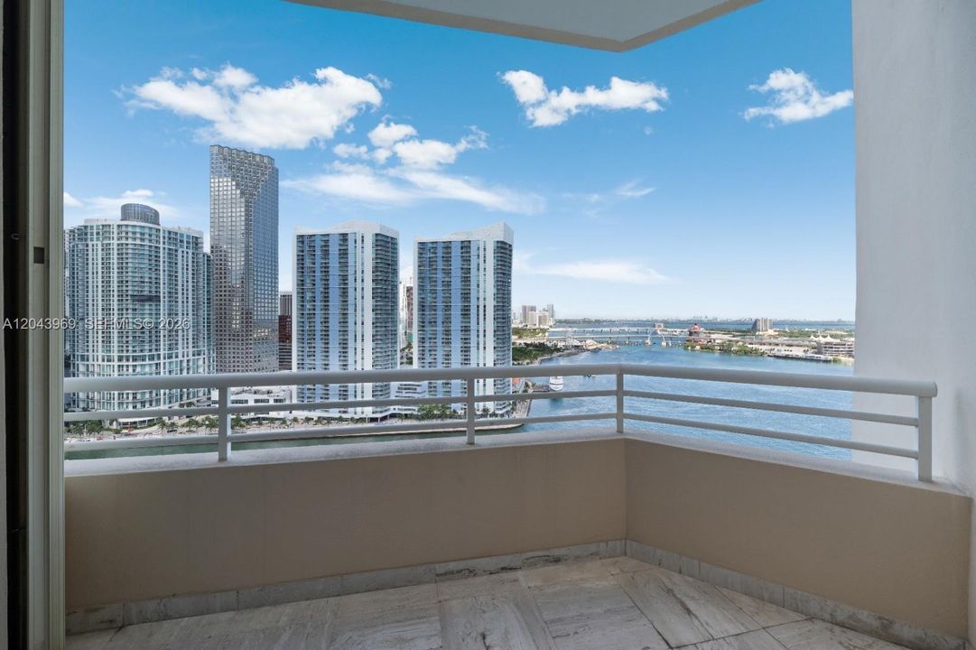 For Rent: $5,500 (2 beds, 2 baths, 1310 Square Feet)