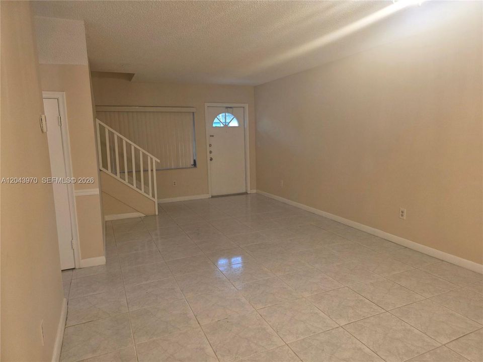 En Renta: $2,875 (3 camas, 1 baños, 1351 Pies cuadrados)