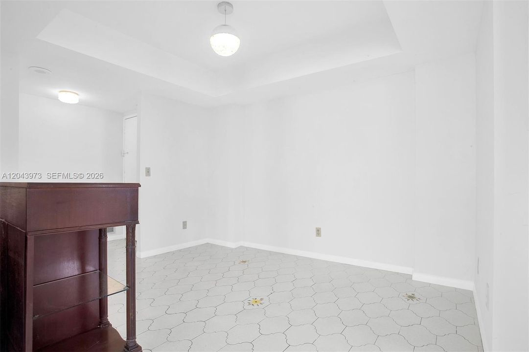 На продажу: $325,000 (3 спален, 2 ванн, 1693 Квадратных фут)
