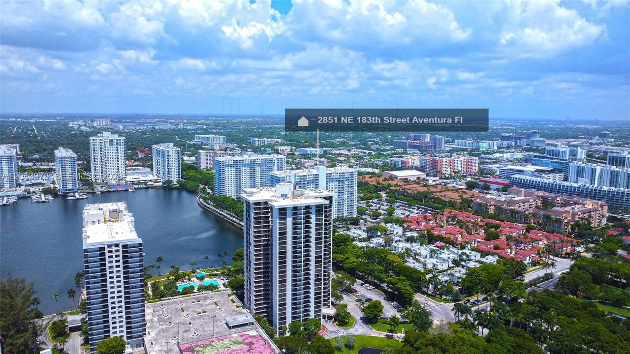 На продажу: $325,000 (3 спален, 2 ванн, 1693 Квадратных фут)