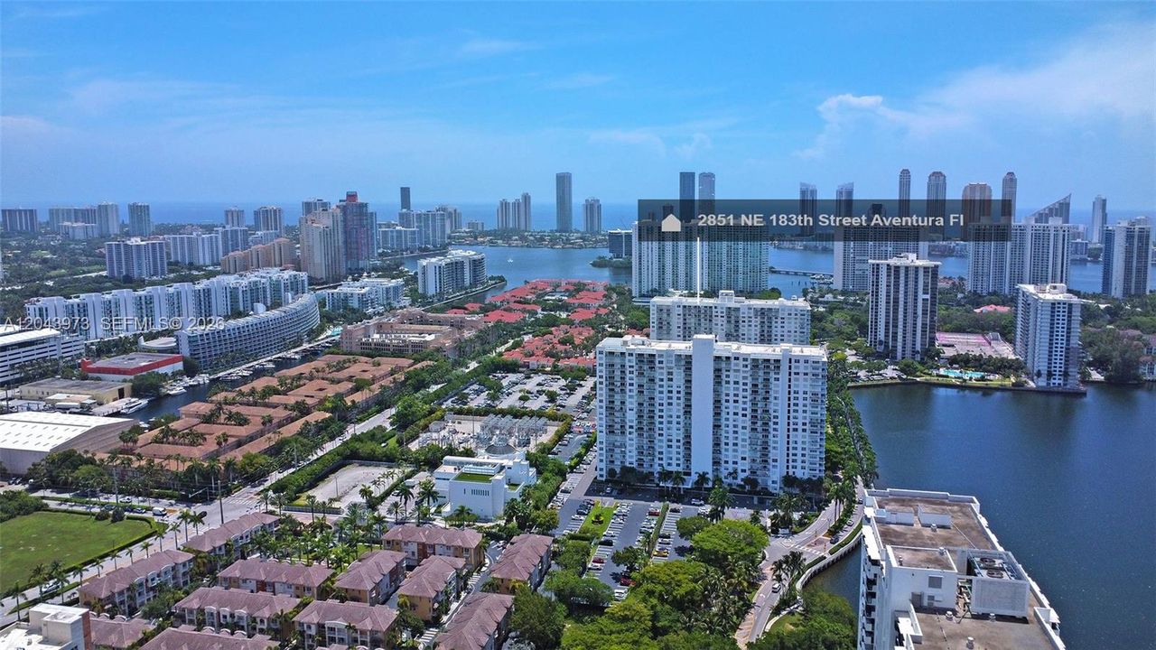 На продажу: $325,000 (3 спален, 2 ванн, 1693 Квадратных фут)
