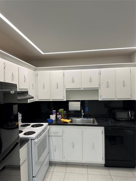 For Rent: $2,000 (1 beds, 1 baths, 1140 Square Feet)