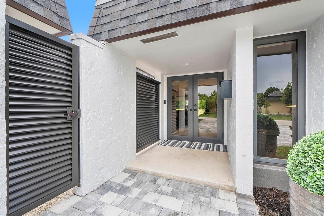 4800 Queen Palm Ln_007