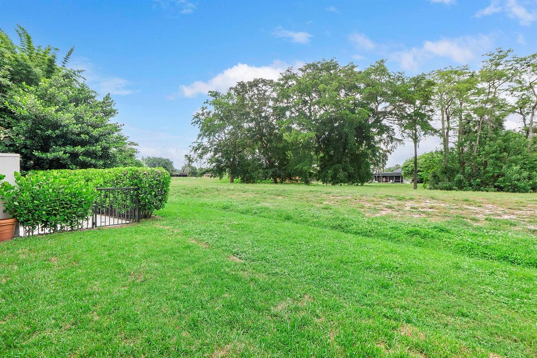 4800 Queen Palm Ln_054
