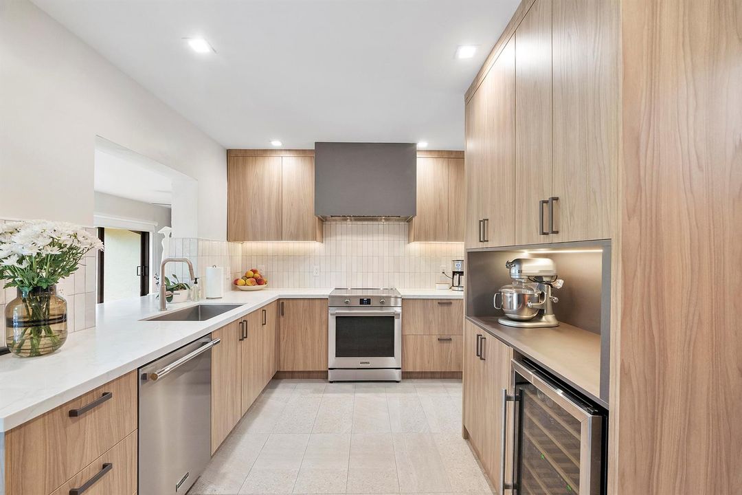 4800 Queen Palm Ln_029
