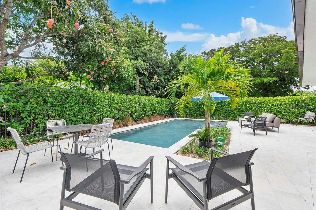 4800 Queen Palm Ln_005