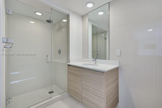 For Sale: $1,400,000 (2 beds, 3 baths, 1313 Square Feet)