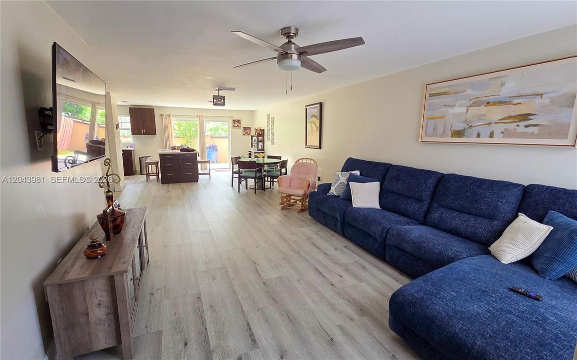 For Sale: $410,000 (4 beds, 2 baths, 1618 Square Feet)