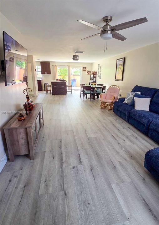 For Sale: $410,000 (4 beds, 2 baths, 1618 Square Feet)