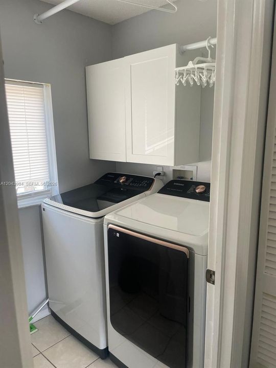 For Rent: $2,600 (2 beds, 1 baths, 1114 Square Feet)