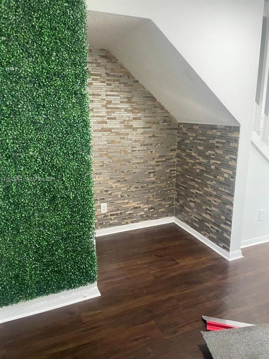 For Rent: $2,600 (2 beds, 1 baths, 1114 Square Feet)