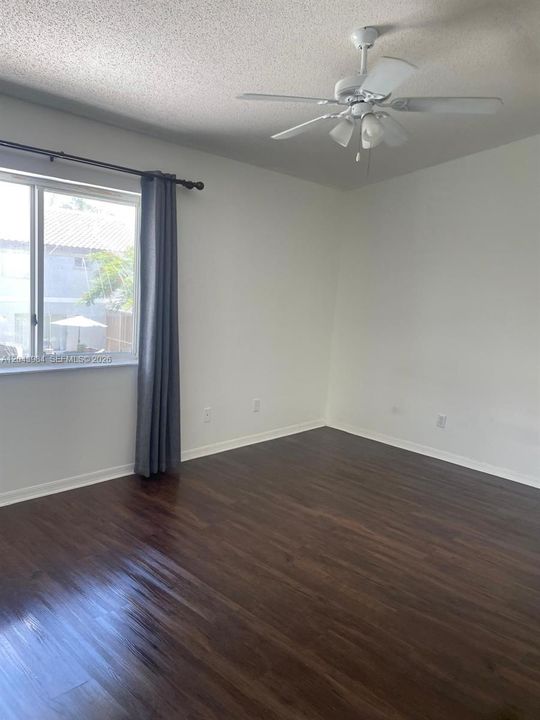 For Rent: $2,600 (2 beds, 1 baths, 1114 Square Feet)