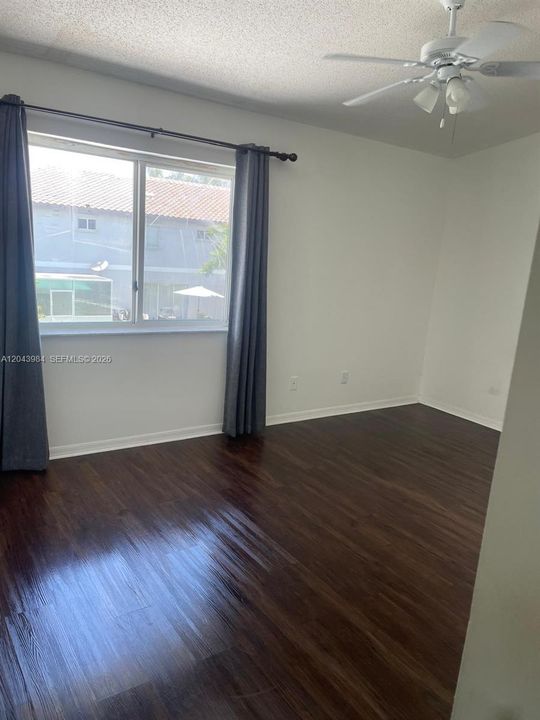 For Rent: $2,600 (2 beds, 1 baths, 1114 Square Feet)