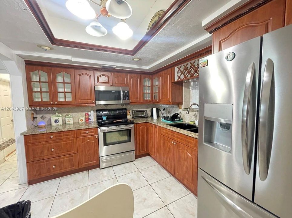 На продажу: $649,999 (4 спален, 3 ванн, 1718 Квадратных фут)