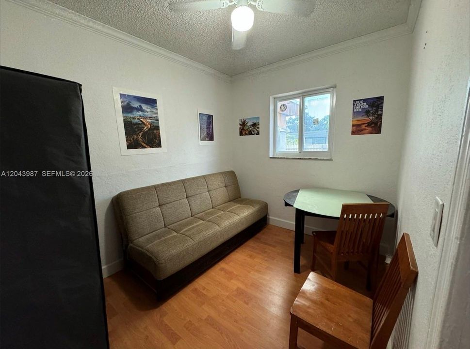 На продажу: $649,999 (4 спален, 3 ванн, 1718 Квадратных фут)