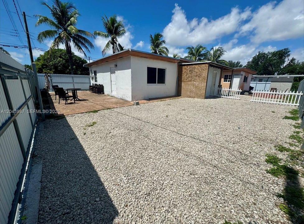 На продажу: $649,999 (4 спален, 3 ванн, 1718 Квадратных фут)