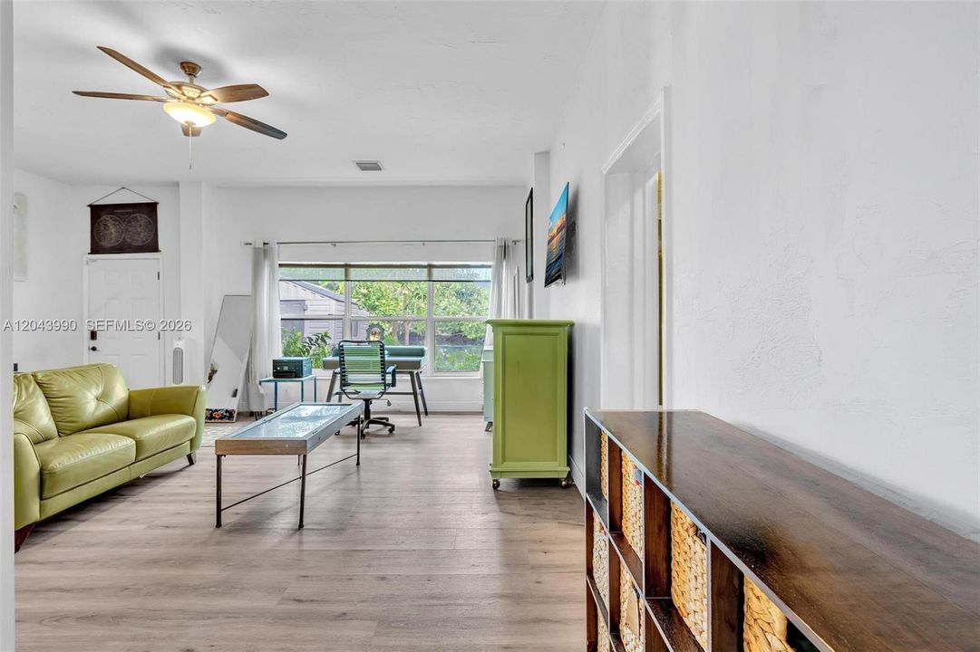 На продажу: $459,900 (3 спален, 2 ванн, 1600 Квадратных фут)