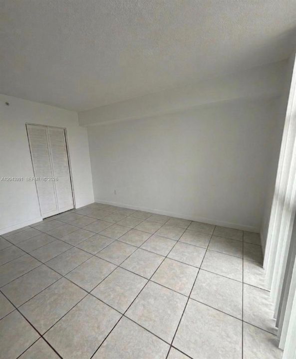En Renta: $2,300 (2 camas, 2 baños, 910 Pies cuadrados)