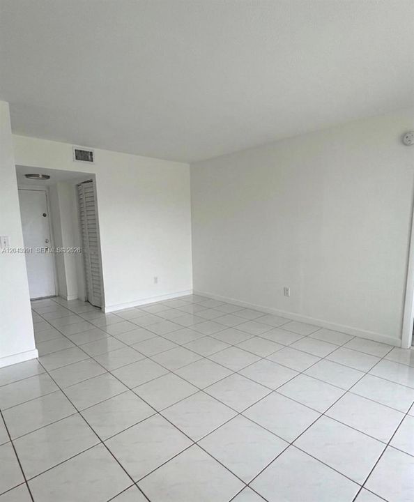 En Renta: $2,300 (2 camas, 2 baños, 910 Pies cuadrados)