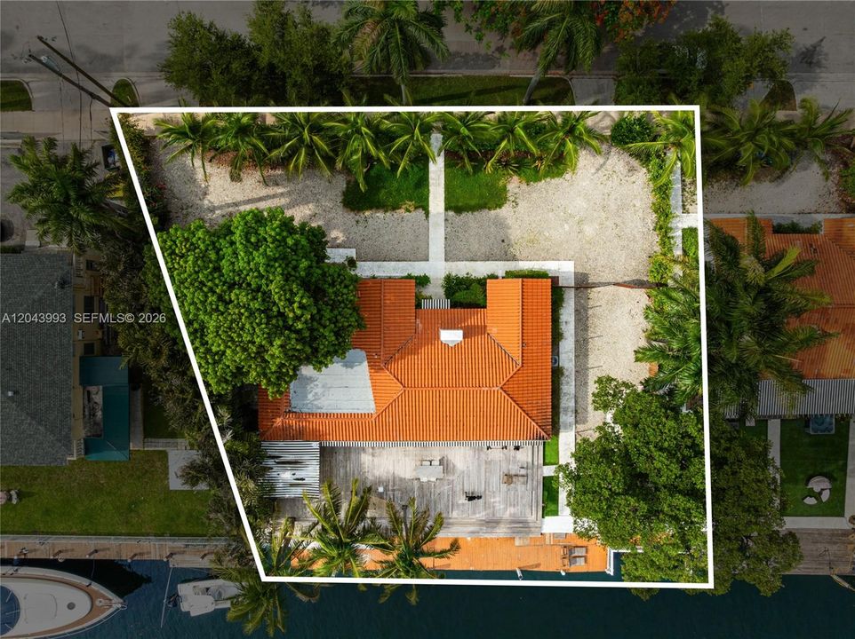 На продажу: $4,995,000 (4 спален, 3 ванн, 2195 Квадратных фут)