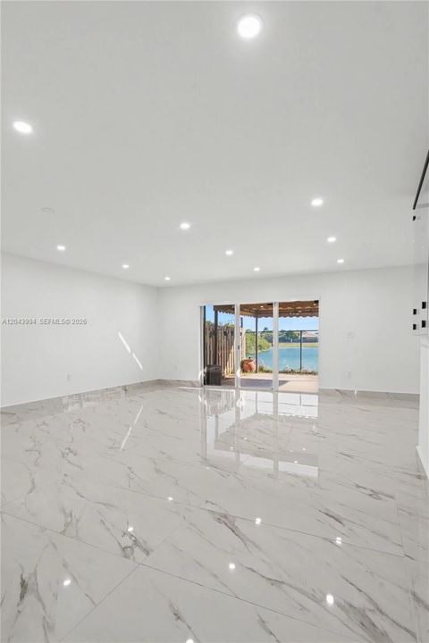 For Rent: $4,000 (3 beds, 3 baths, 1644 Square Feet)