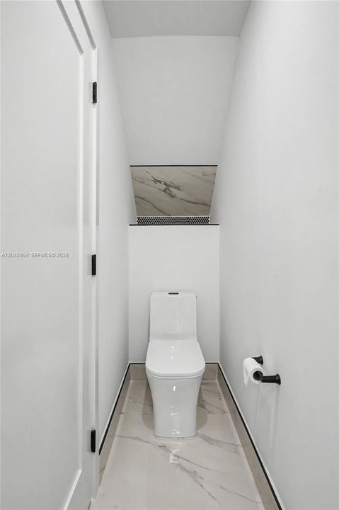 For Rent: $4,000 (3 beds, 3 baths, 1644 Square Feet)