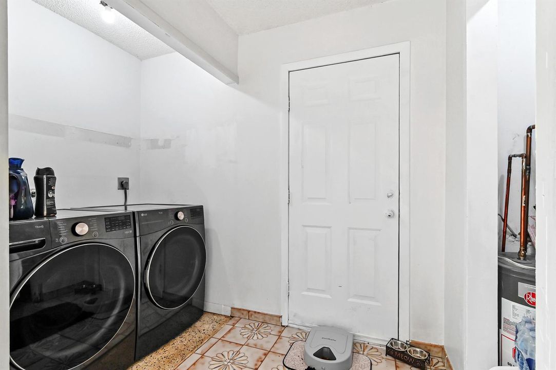 16 Laundry room 01