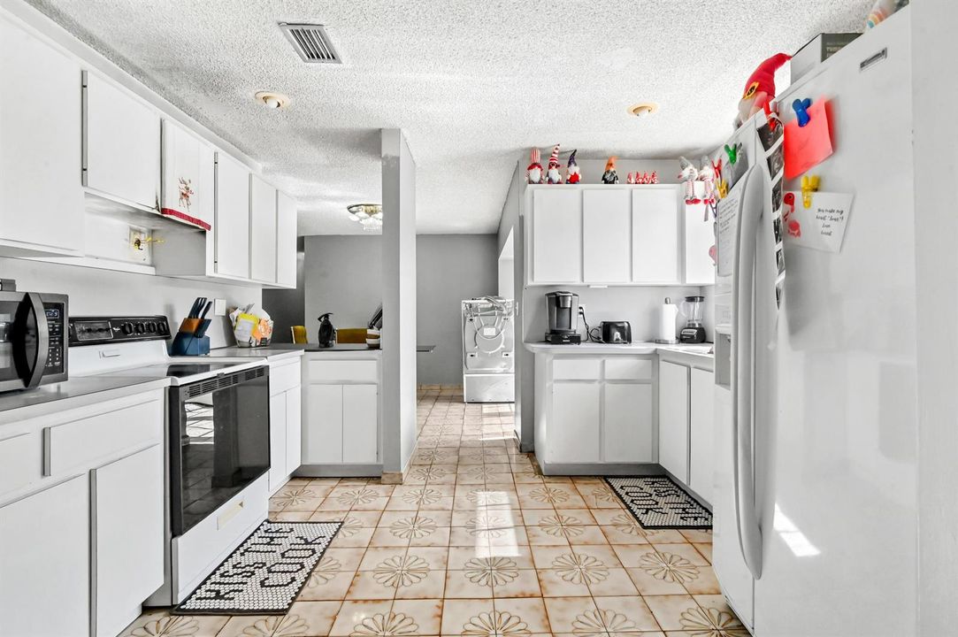 15 Kitchen 02