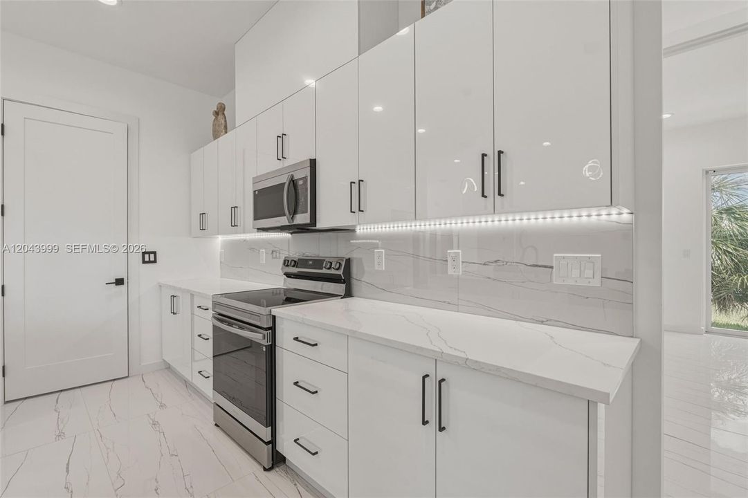 В аренду: $2,800 (3 спален, 4 ванн, 1999 Квадратных фут)
