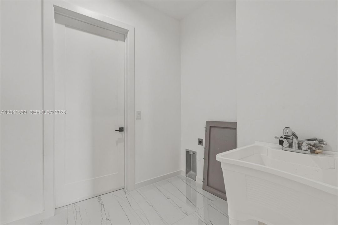 В аренду: $2,800 (3 спален, 4 ванн, 1999 Квадратных фут)