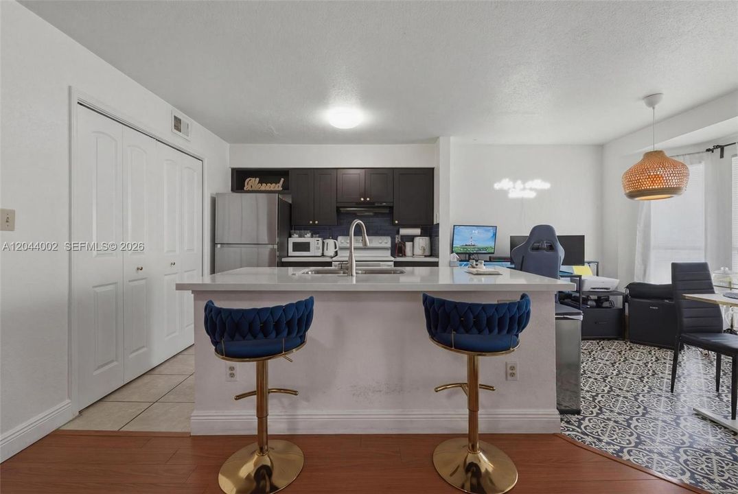 En Venta: $199,900 (1 camas, 1 baños, 950 Pies cuadrados)