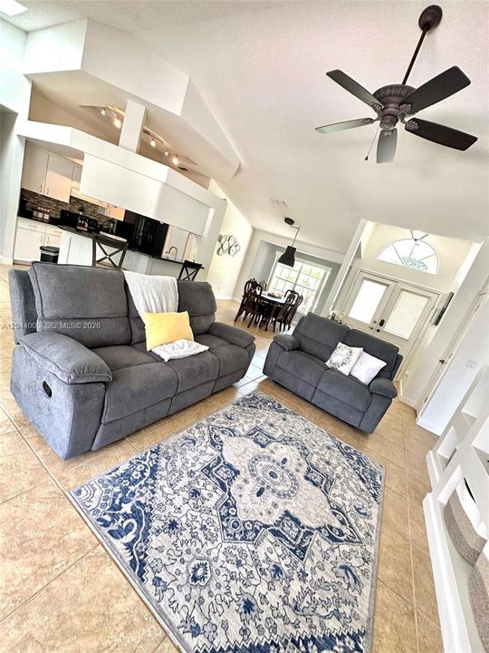 For Rent: $3,000 (3 beds, 2 baths, 1568 Square Feet)